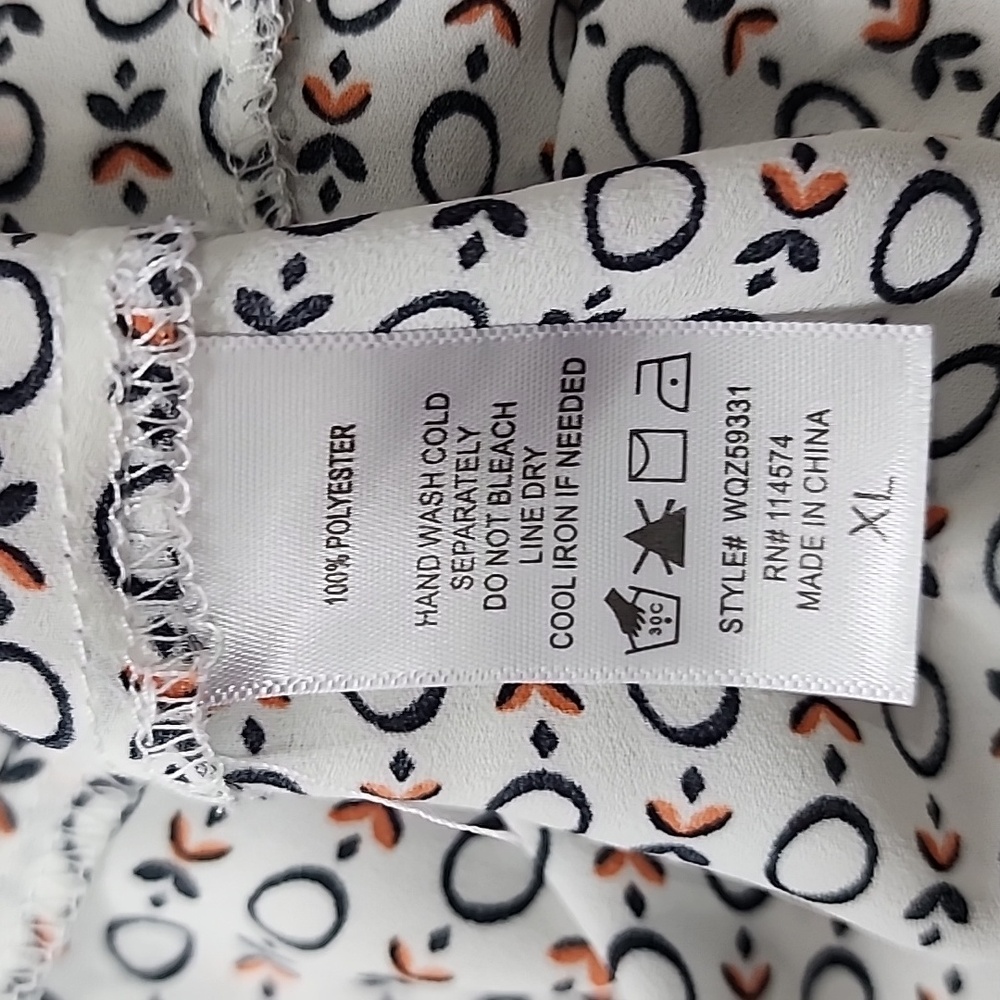 Pleione Long Sleeve All Over Pattern V-Neck Blouse - Picture 10 of 11
